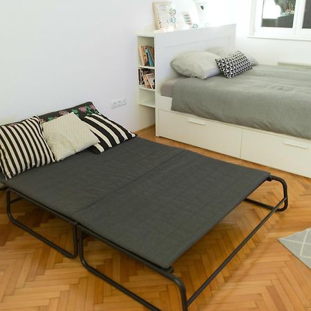 Bright & Stylish Studio Home, Superbly Located 사라예보 외부 사진